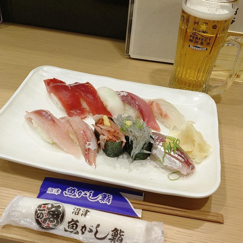 地魚握りセット(沼津魚がし鮨 三島駅北口店)