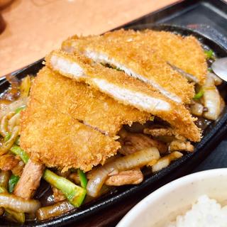 カツ(スタミナカレーの店バーグ 杉田本店)