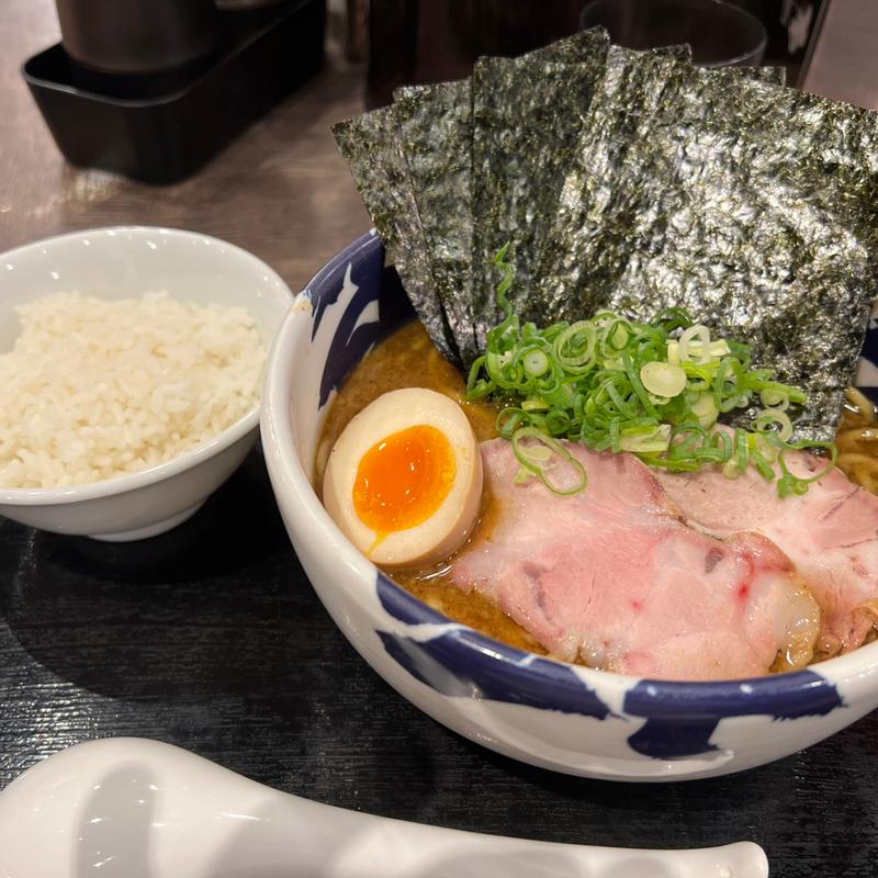 節骨こってりたいぞうラーメン(節骨麺たいぞう池袋総本店)