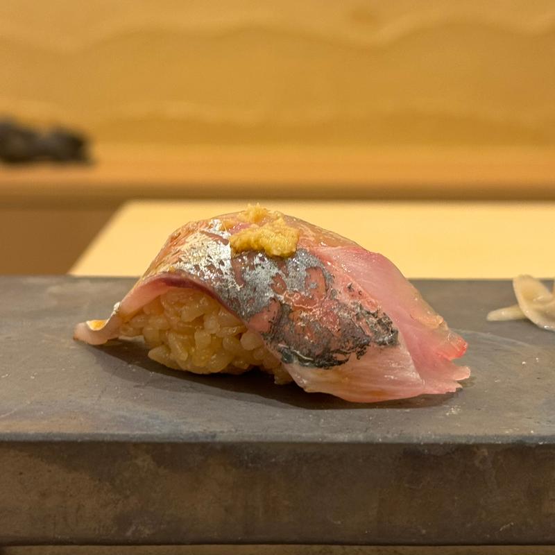 三重県産 一本釣りアジ(鮨 いわた)