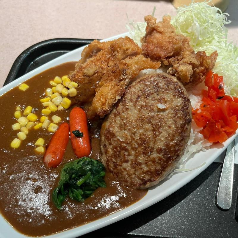 満腹スペシャル7カレー(カレーショップ アルプス)