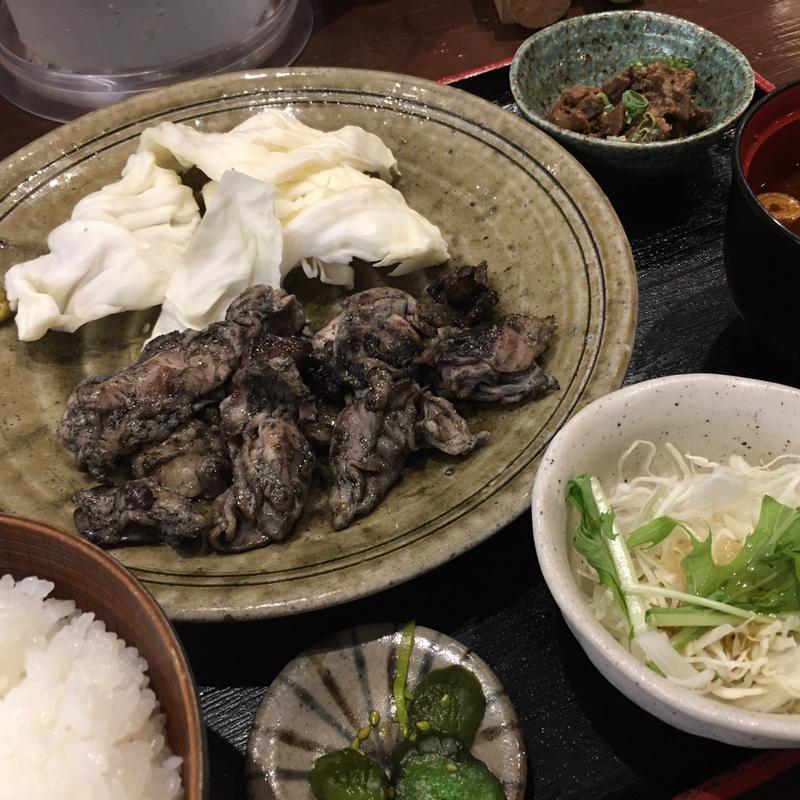 鶏ハラミ炭火焼き定食(バラ焼き専門店炭火焼鳥わだち)