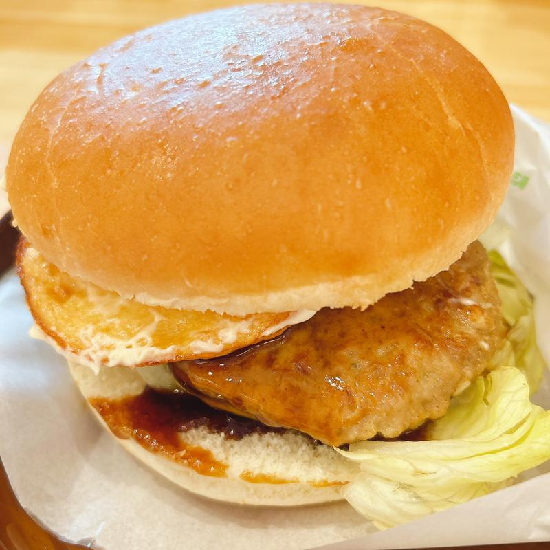 お月見フルムーンてりやきバーガー(コメダ珈琲店 梅田HEP通店)