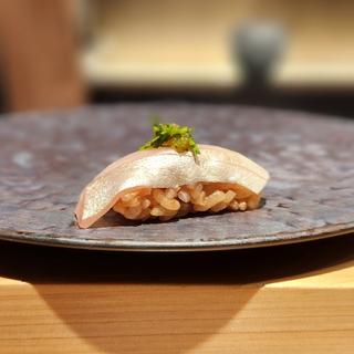 シマアジ 酢橘 大根おろし 芽ネギ(鮨 奏)