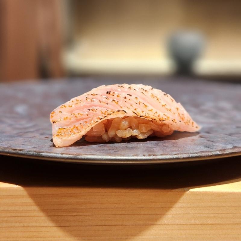 キンキ炙り レモン 塩(鮨 奏)