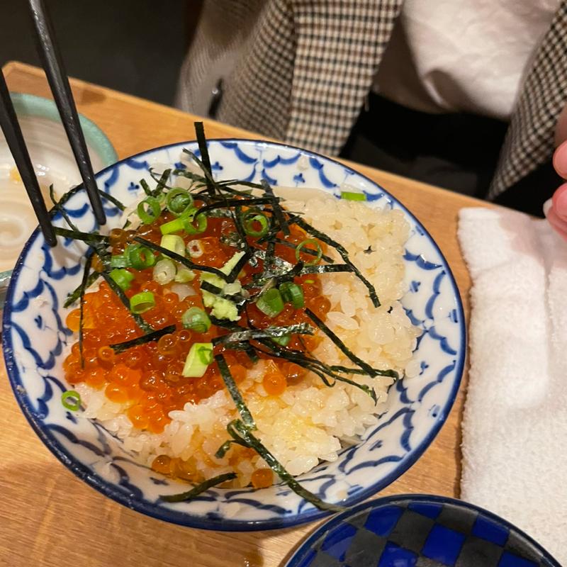 今日はイクラたっぷり(鮮魚とおばんざい 浜金)