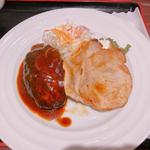 ハンバーグと生姜焼き