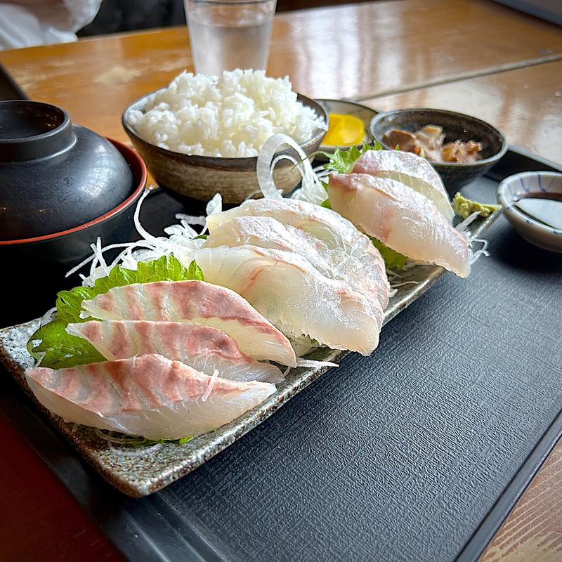 活〆ヒラメ定食(ぷらっと食堂)