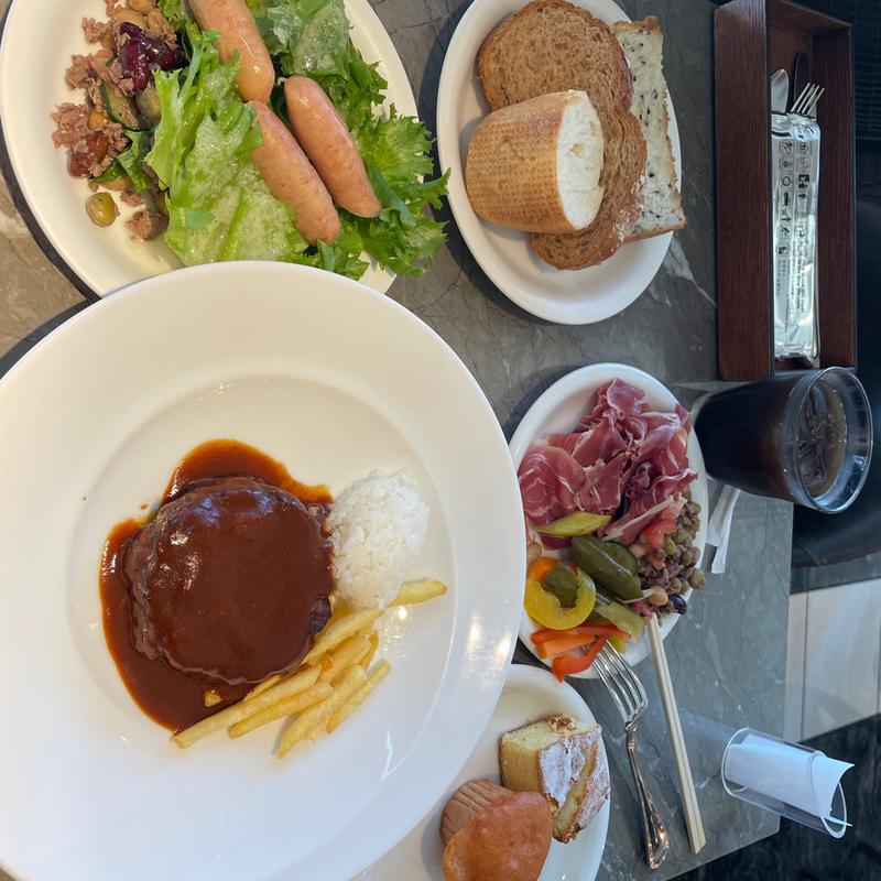 ハンバーグ(バルマルシェコダマ ステーキ&ロブスター アトレ目黒店)