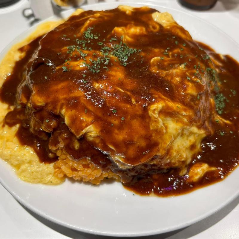 男のオムライス 欧風カレーソース(男のオムライス EGG BOMB 新橋店)