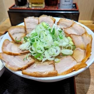 メガ盛り焼豚ラーメン＋ねぎ(喜多方ラーメン 坂内 石川町店)