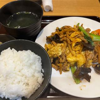 豚肉とキクラゲの玉子炒め(ショウショウ焼餃子)