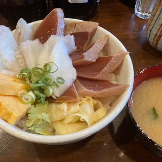 づけ三色丼(魚がし料理 まぐろ亭)