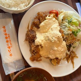 もも肉のチキン南蛮定食(タカチホキッチン)