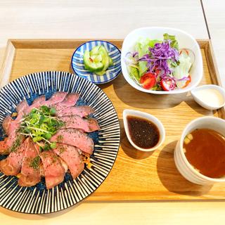 ローストビーフ丼(お土産＆カフェボンボヤージュ)