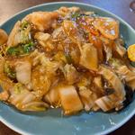 五目あんかけ焼きそば(中華飯店 彩華)