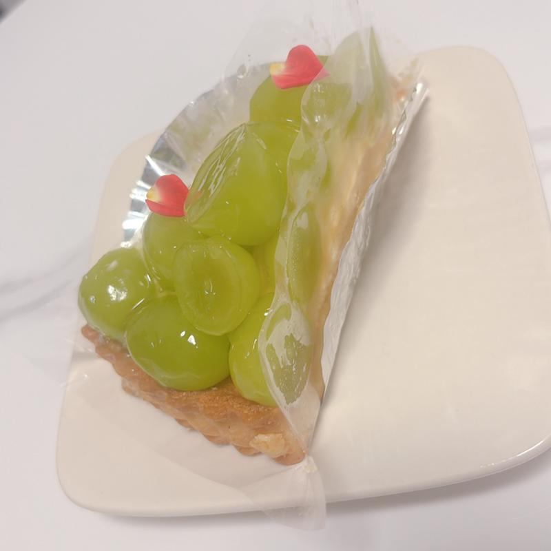 シャインマスカットのタルト(ラコレクションド ショウタニ JR京都伊勢丹B1F)