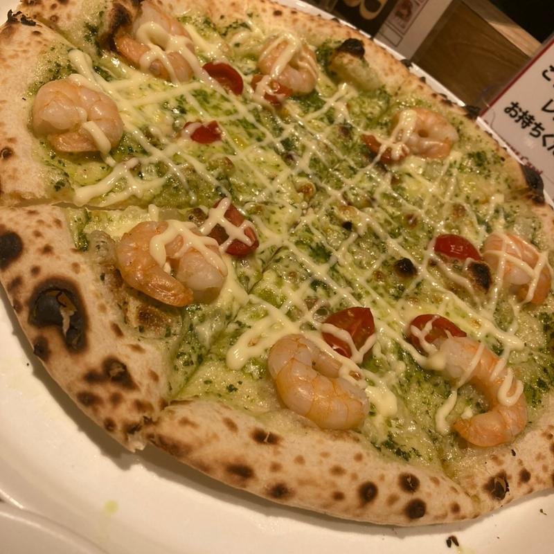 ぷりぷり海老たっぷりのピッツァ ジェノベーゼ(北海道イタリアンミアボッカ池袋東武店)
