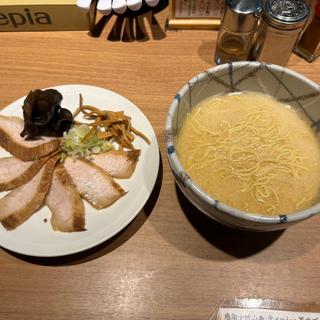 とろ肉しおらーめん(風来居 新宿店 （ふうらいきょ）)