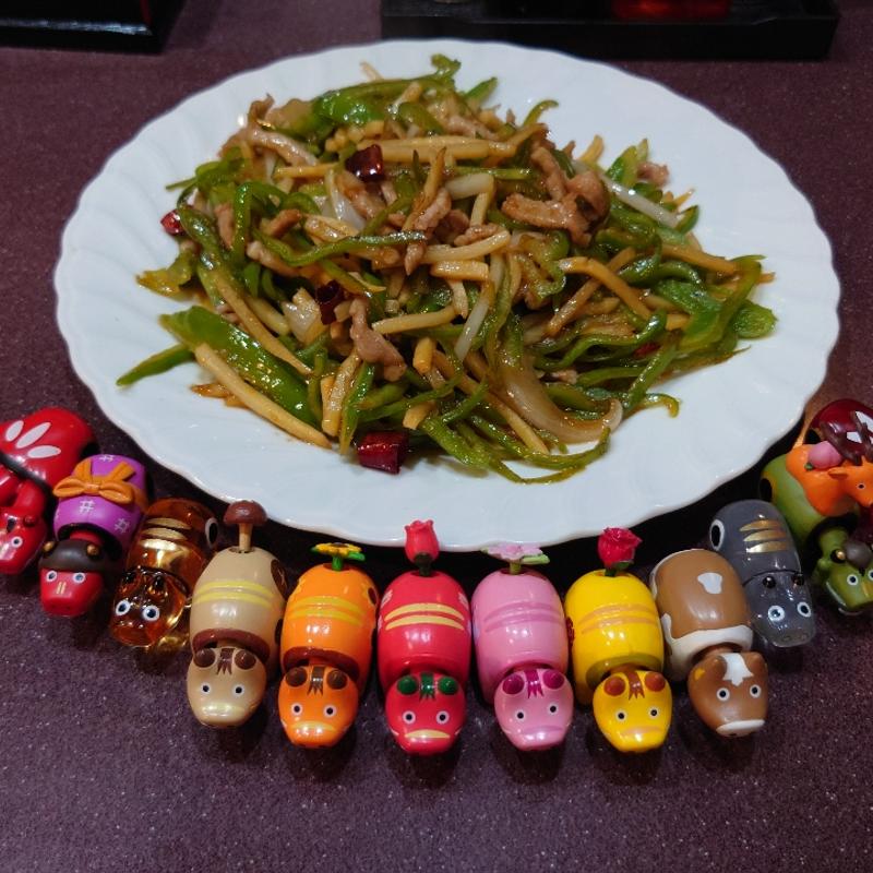 青椒肉絲(本格中華料理 聚香園)