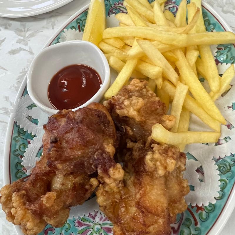 ポテトフライ　唐揚げ(セベバレステロスゴルフクラブ レストラン )