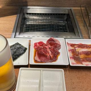 上ロース(ハーフ)、バラカルビ(ハーフ)、韓国のり(焼肉ライク　新橋本店)