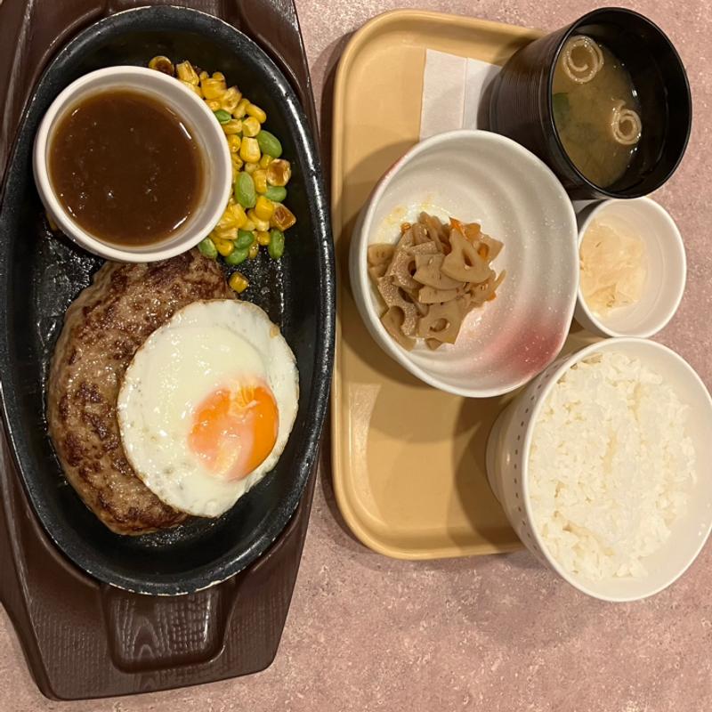 鉄板バーグ（目玉）和セット(ガスト 三河田原店 )