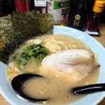 ラーメン(三國家 関内店 )