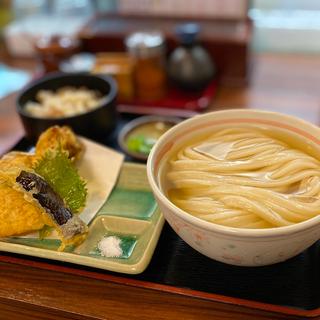 冷かけと天ぷら(定食)(うどん 蔵十 （くらじゅう）)