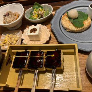 豆豆腐ハンバーグ定食