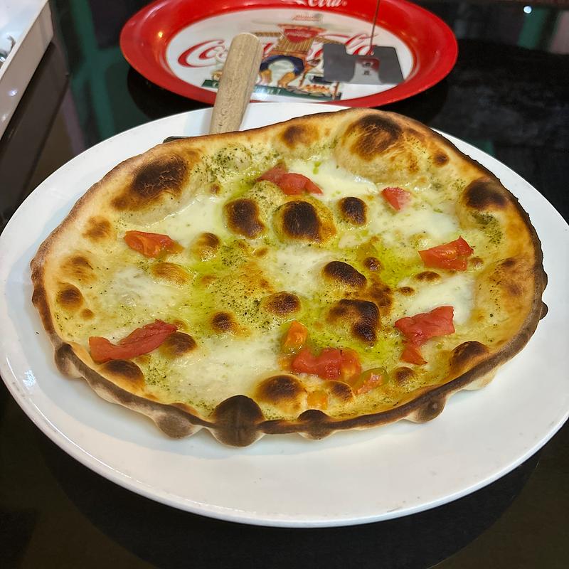 ピザジェノベーゼ•トマト(るーぱんカフェ 上尾中分店)