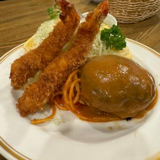 ハンバーグ盛り合わせエビフライ(洋食ホクエツ)