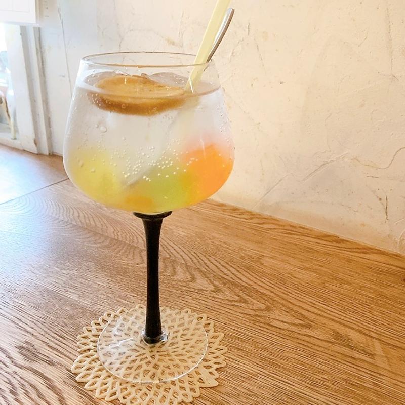 レモンベースにキラキラゼリー(ウサギヤサロン )