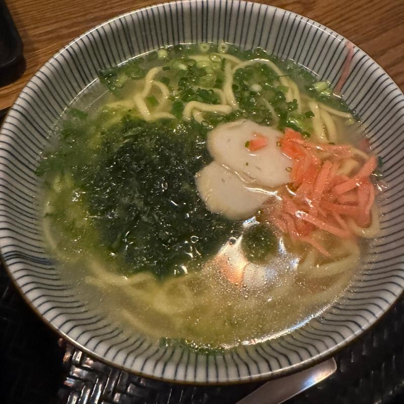 アーサそば(沖縄いちゃりば酒場 あかゆら)