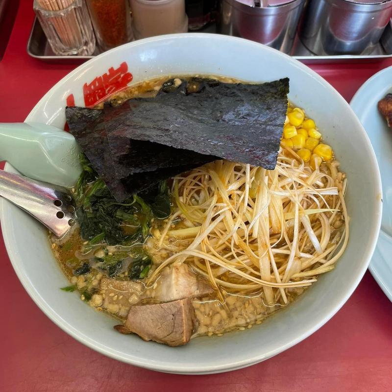 ネギ味噌ラーメン ほうれん草 コーン 背脂(ラーメン山岡家 足利店)