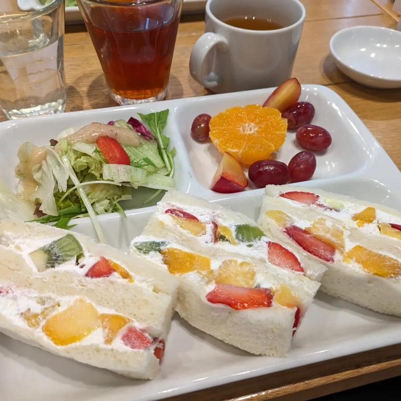 フルーツサンド(果実園リーベル エキュート立川店)