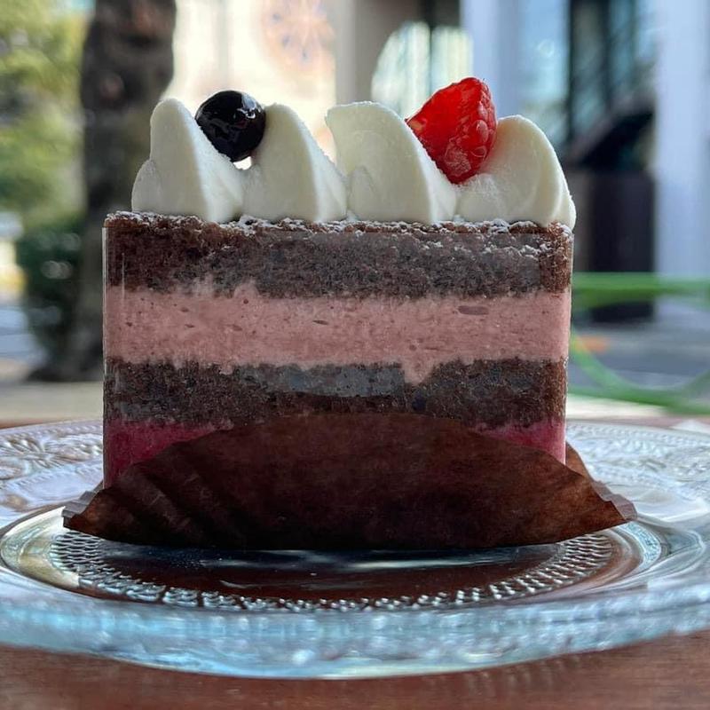 ムースフランボワーズカシス(パティスリー ジュン ウジタ)