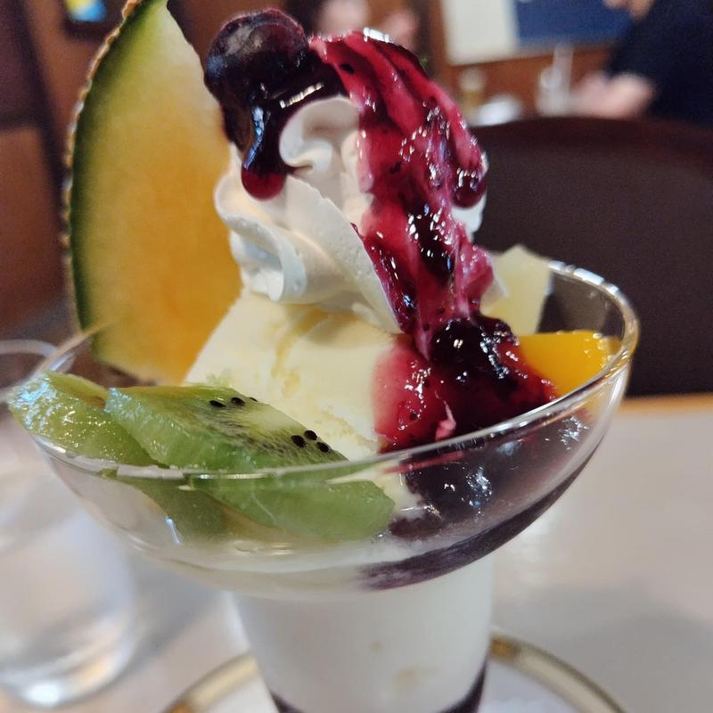 ヨーグルトパフェ(開成館 )