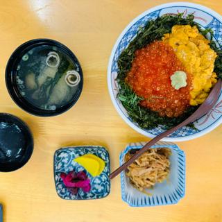 イクラウニ丼
