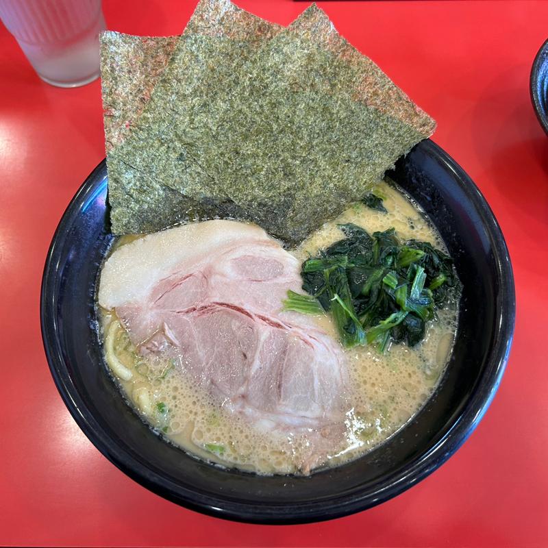 定番ラーメン(横浜家系ラーメン 濃厚家)