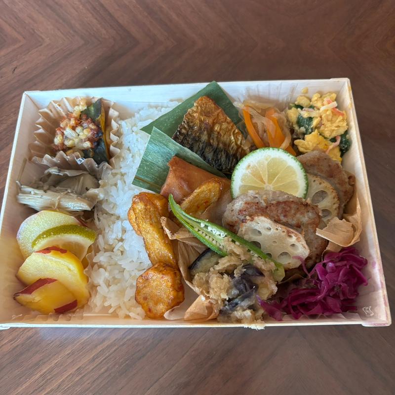 季節の弁当(Kitchen はるつばめ)