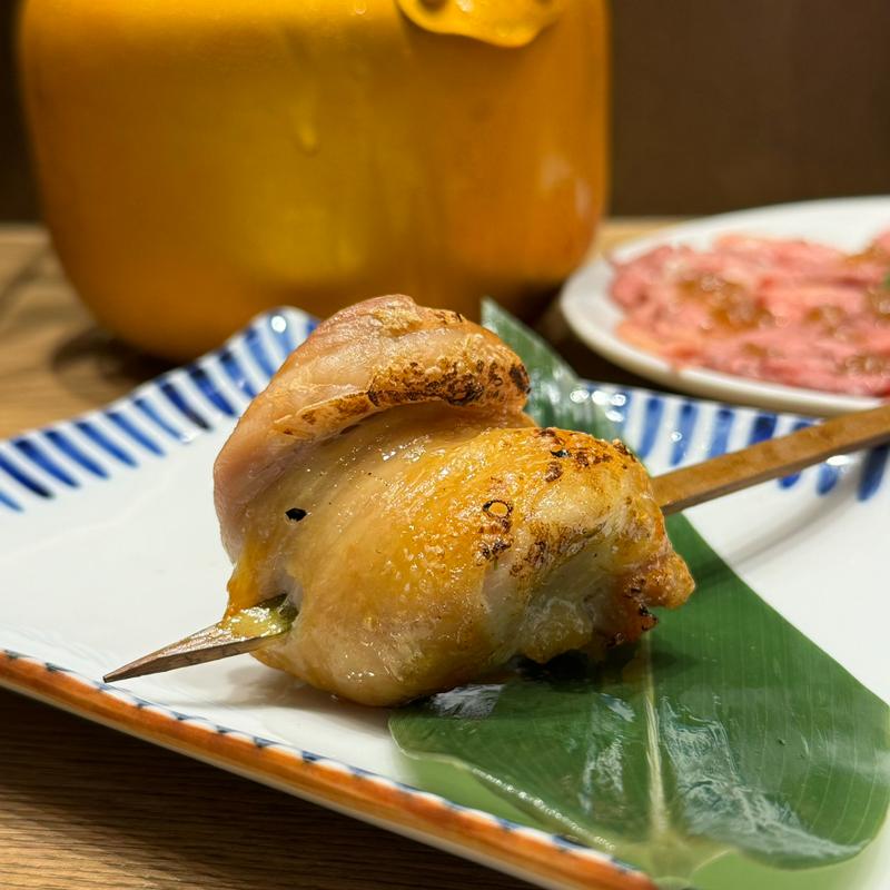 鶏ももの昆布〆(炉端焼き燻銀名駅三丁目店)