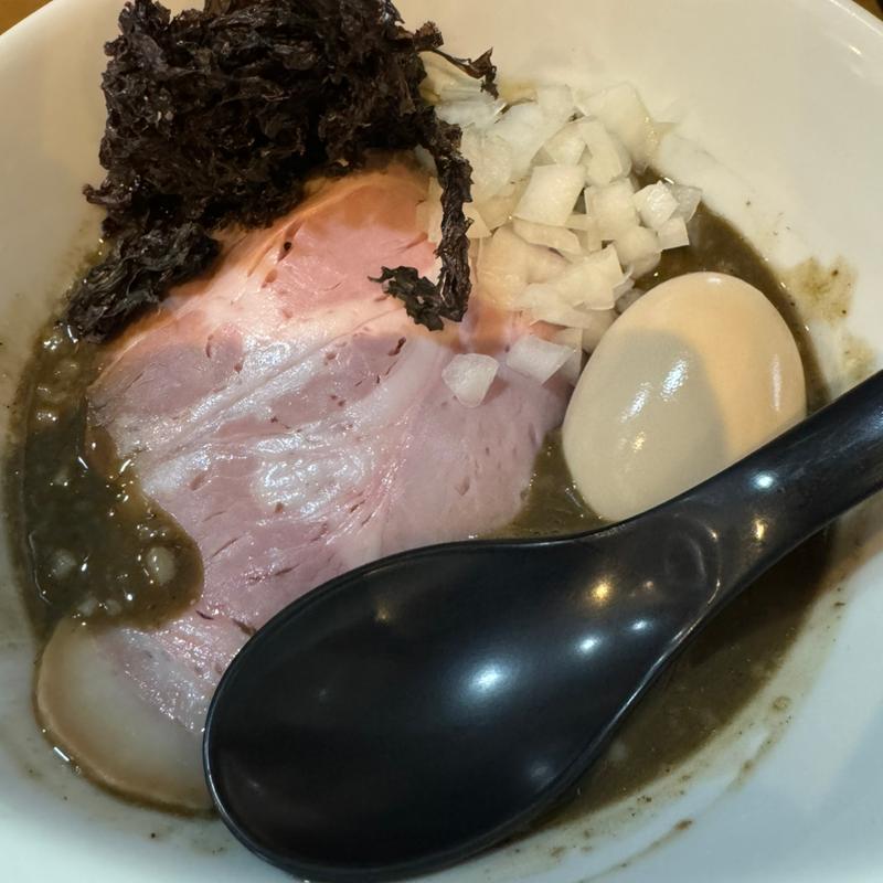 背脂烏賊煮干し蕎麦(味玉)(麺や空と大地)