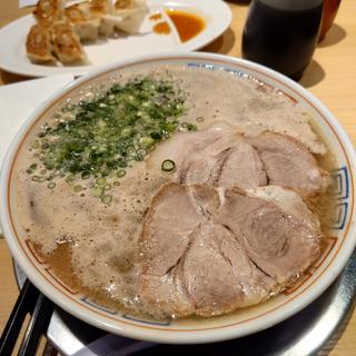 ラーメン(三代目 博多だるま)