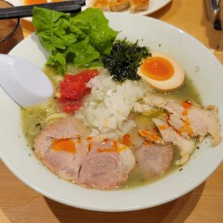 バジルとんこつラーメン(三代目 博多だるま)