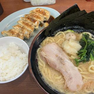 醤油ラーメン餃子(宮本商店 )