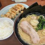 醤油ラーメン餃子