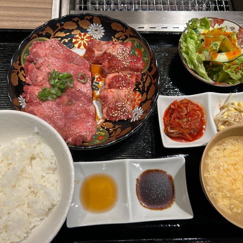 タンと内はらみの定食(和牛焼肉鎌倉 肉と日本酒)