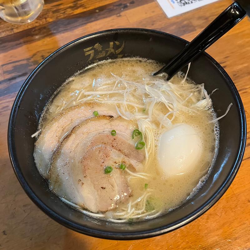 とんこつラーメン(ラーメン海鳴 中洲店 )