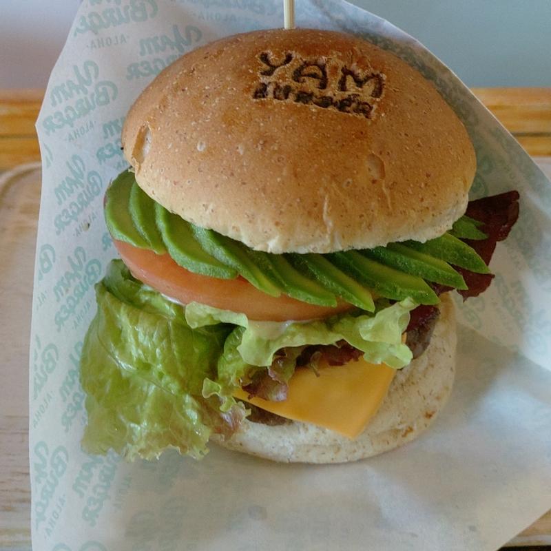 ヤンバーガー(ヤンバーガー石垣島（YAMBURGER.ISHIGAKI）)